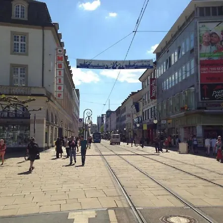 Art City-studio Kassel 10, Groß, Modern, Citynah, Kostenfreie Parkplätze, Süd-balkon, Ruhig, Herkulesblick, Voll Ausgestattet Niestetal