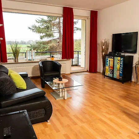 Apartment Art City-studio Kassel 10, Groß, Modern, Citynah, Kostenfreie Parkplätze, Süd-balkon, Ruhig, Herkulesblick, Voll Ausgestattet *