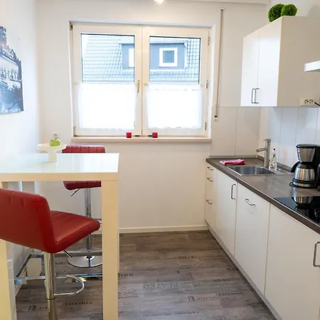 Art City-studio Kassel 10, Groß, Modern, Citynah, Kostenfreie Parkplätze, Süd-balkon, Ruhig, Herkulesblick, Voll Ausgestattet Apartment Niestetal