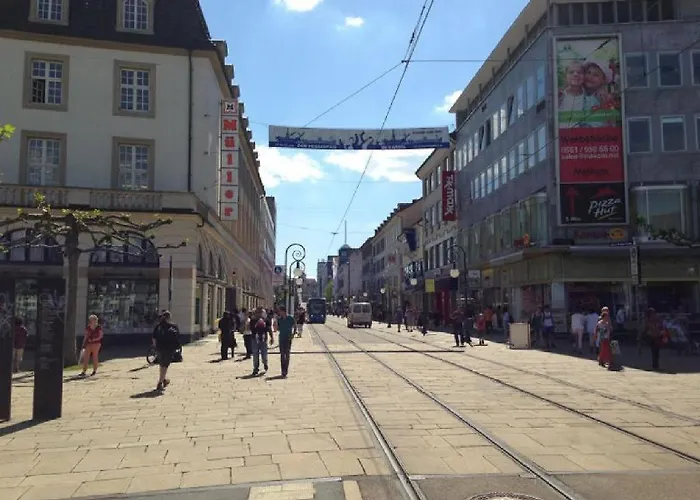 Art City-studio Kassel 10, Gross, Modern, Citynah, Kostenfreie Parkplaetze, Sued-balkon, Ruhig, Herkulesblick, Voll Ausgestattet Niestetal