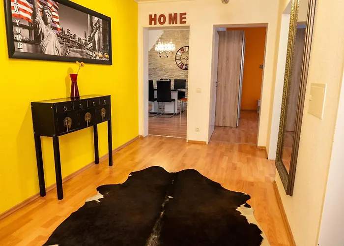 Art City-studio Kassel 10, Gross, Modern, Citynah, Kostenfreie Parkplaetze, Sued-balkon, Ruhig, Herkulesblick, Voll Ausgestattet شقة Niestetal