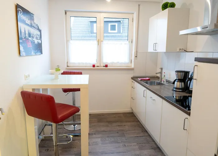 Art City-studio Kassel 10, Gross, Modern, Citynah, Kostenfreie Parkplaetze, Sued-balkon, Ruhig, Herkulesblick, Voll Ausgestattet شقة Niestetal