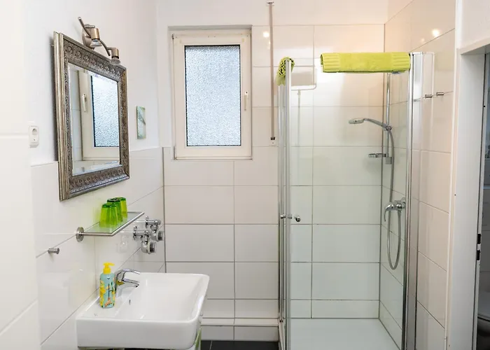 Art City-studio Kassel 10, Gross, Modern, Citynah, Kostenfreie Parkplaetze, Sued-balkon, Ruhig, Herkulesblick, Voll Ausgestattet شقة Niestetal